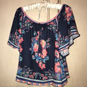 Flying Tomato Medium floral shirt